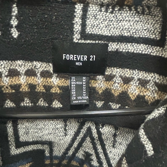 Geometric Patterned Jacket - Picture 3 of 3